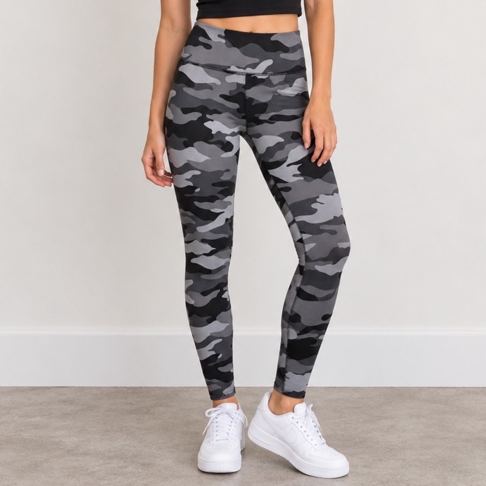 Wild Fable Gray Camo High Rise Leggings M Skinny Stretch Activewear Grunge
